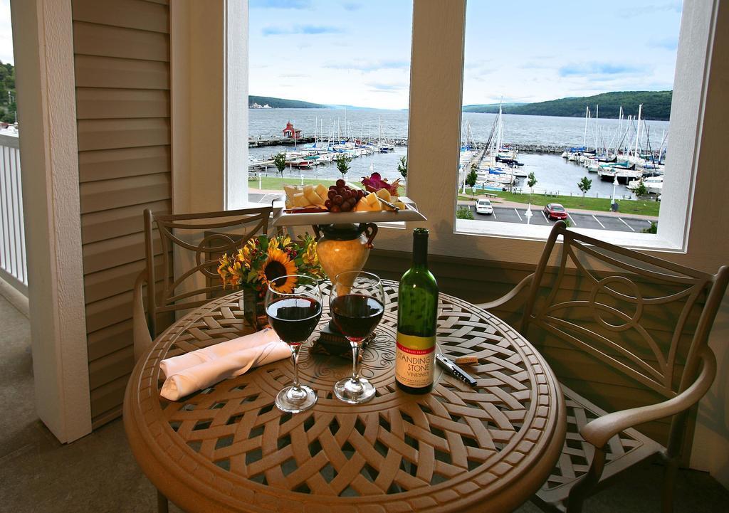 Watkins Glen Harbor Hotel מסעדה תמונה