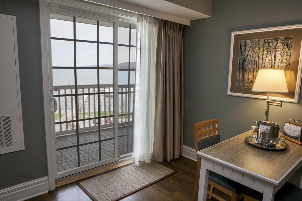 Watkins Glen Harbor Hotel מראה חיצוני תמונה