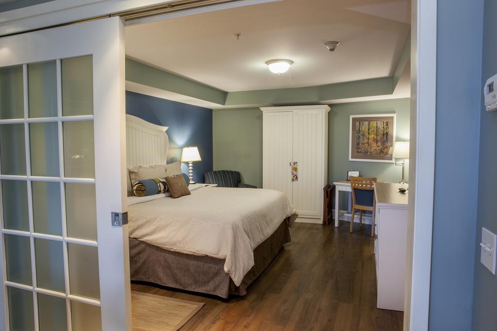 Watkins Glen Harbor Hotel מראה חיצוני תמונה
