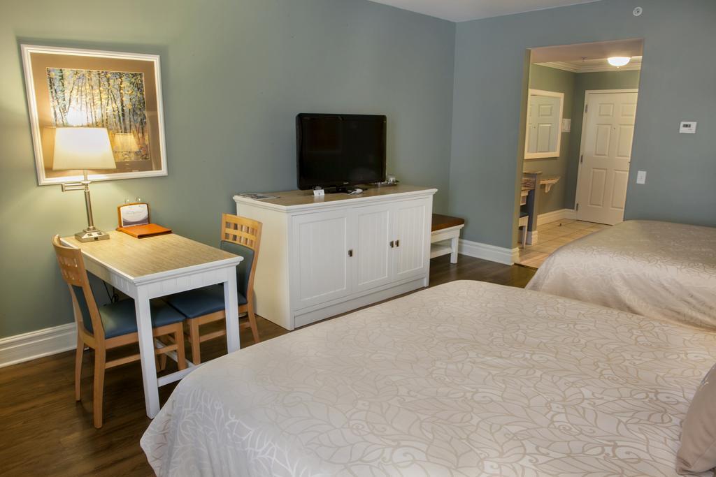 Watkins Glen Harbor Hotel מראה חיצוני תמונה